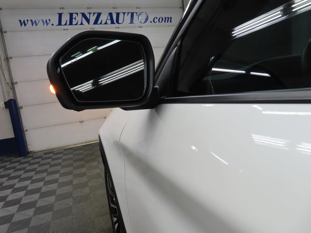Used 2025 Ford Explorer Platinum w/ LUX Leather Package AWD/4WD image 75