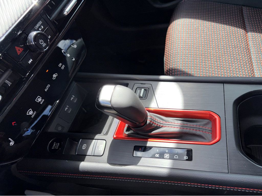 New 2026 Nissan Kicks SR w/ SR Premium Package FWD image 14