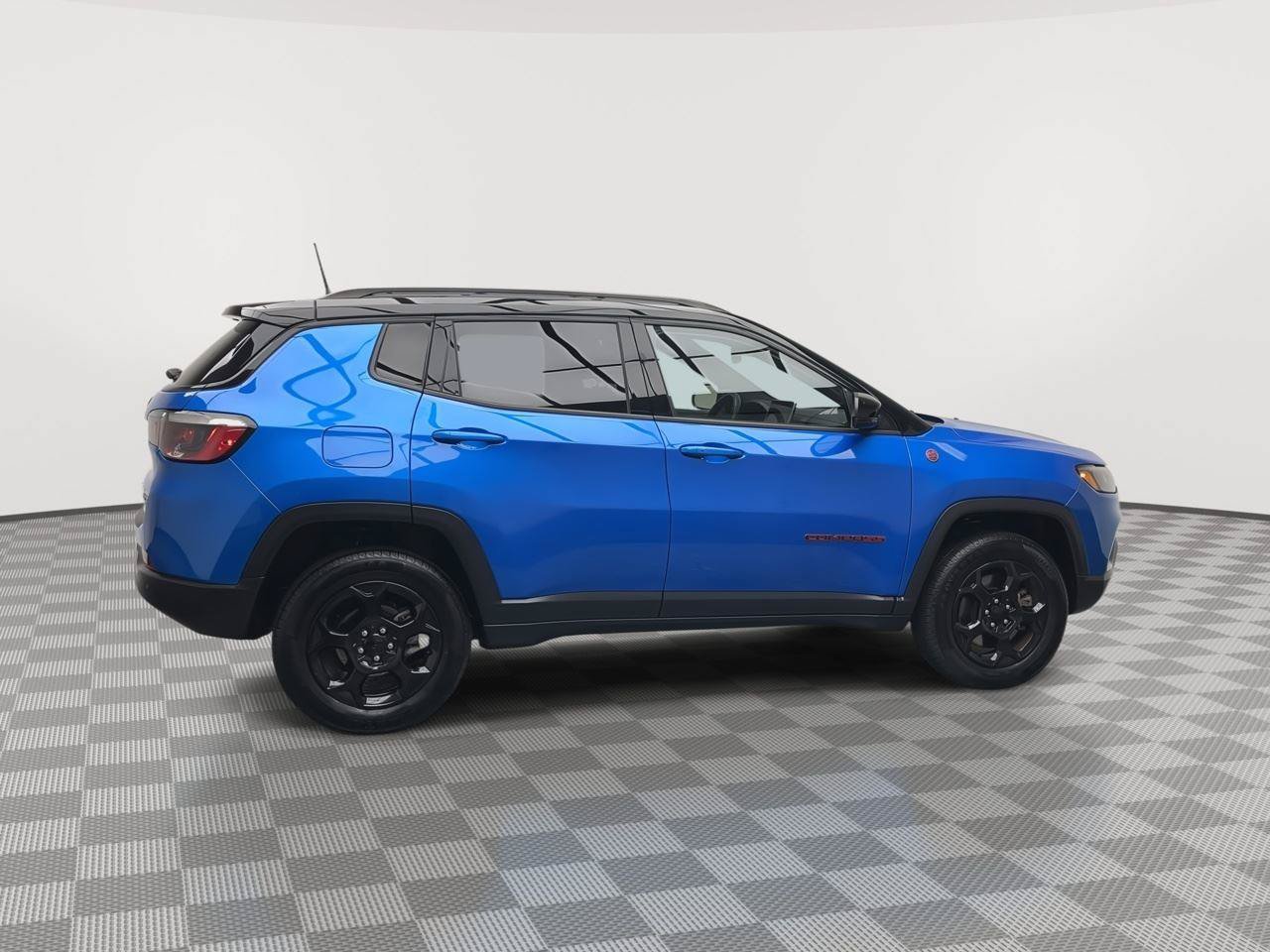 Used 2023 Jeep Compass Trailhawk AWD/4WD image 35