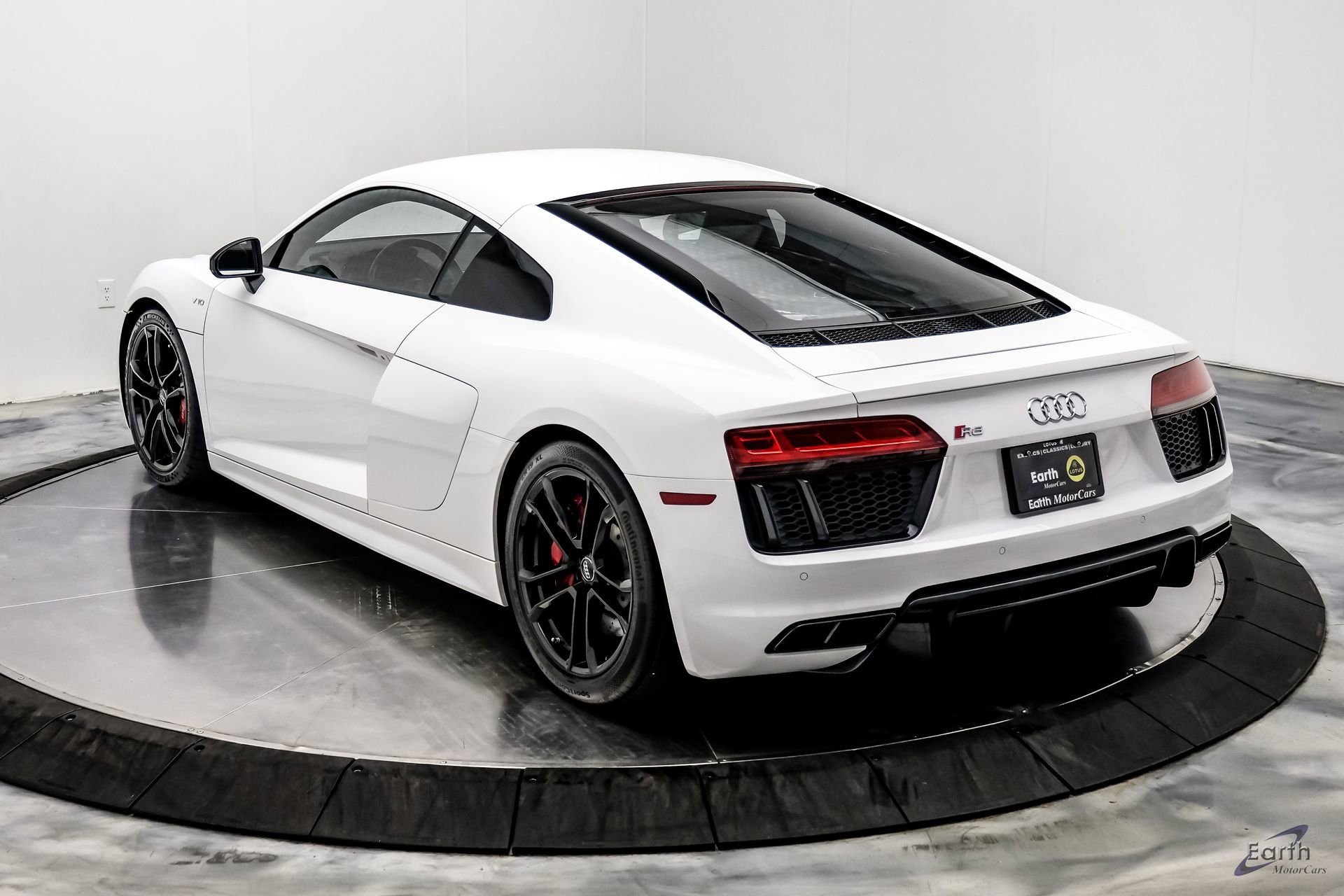 Used 2018 Audi R8 V10 RWD image 14