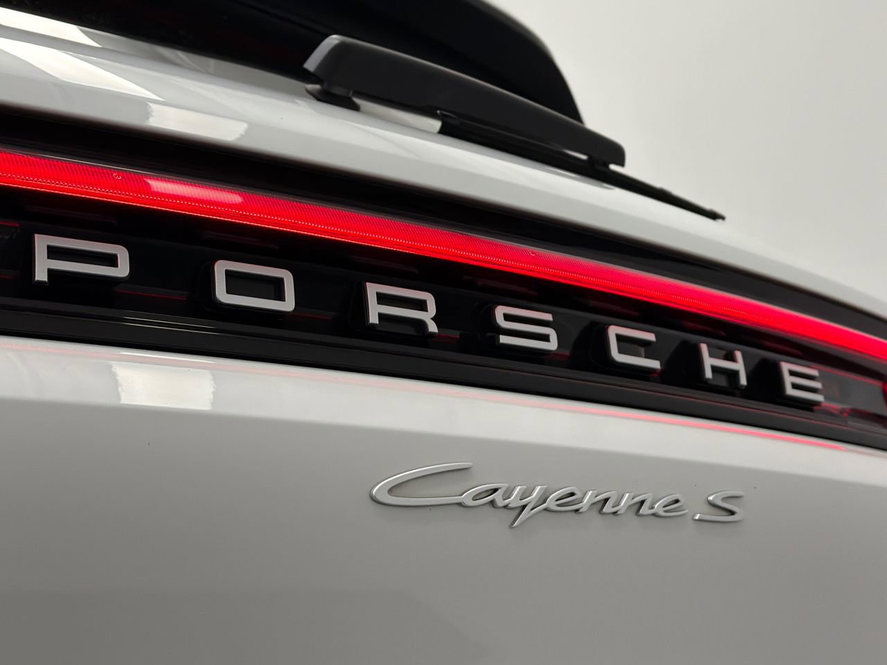 Used 2024 Porsche Cayenne S image 9