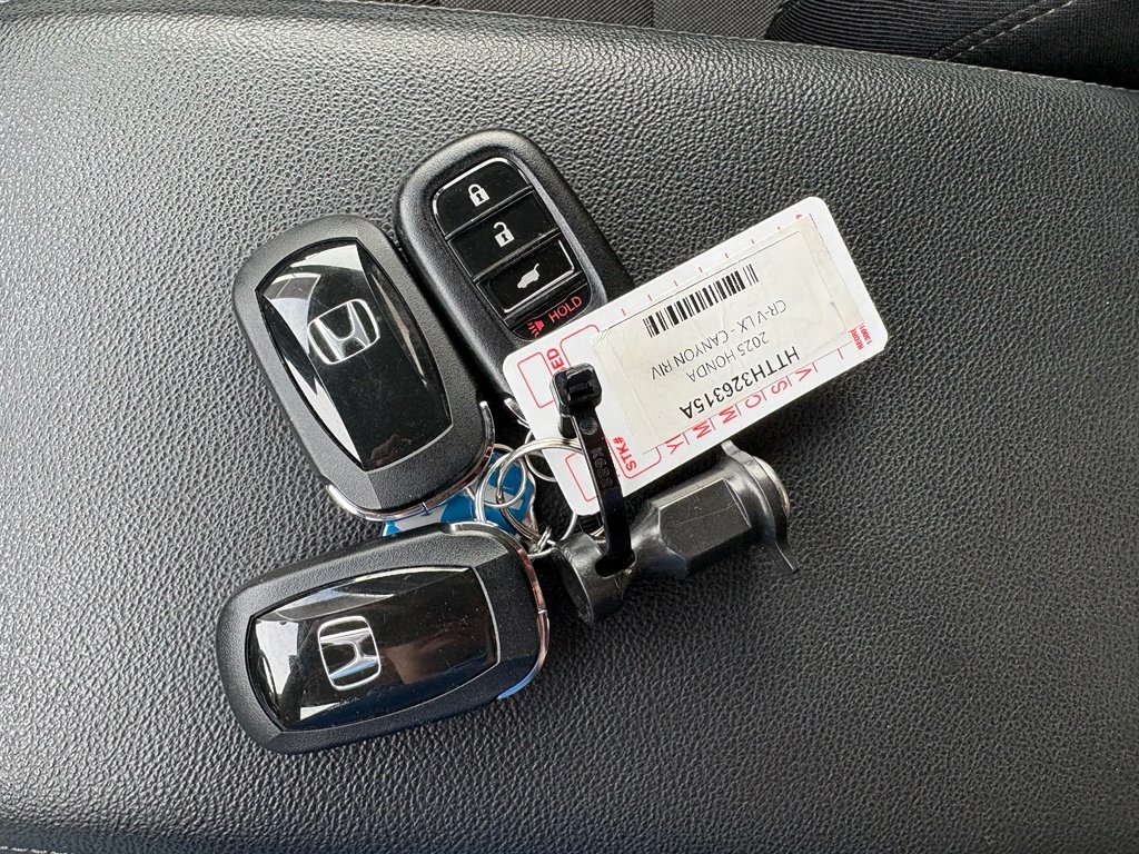 Used 2025 Honda CR-V LX image 31