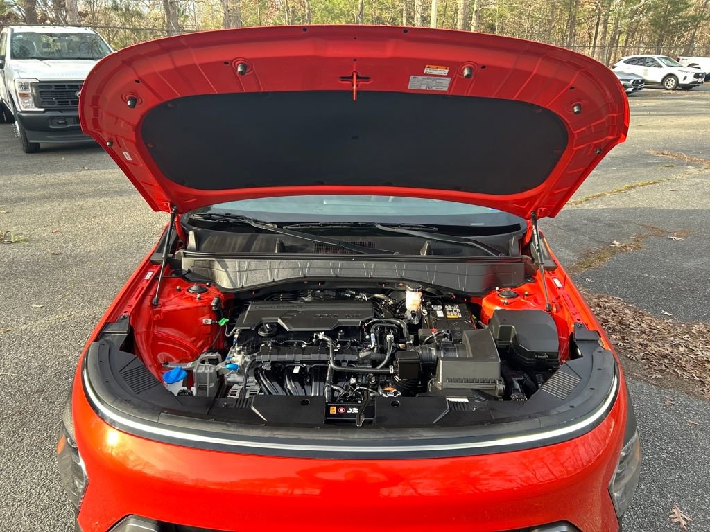 Certified 2025 Hyundai Kona SE image 11