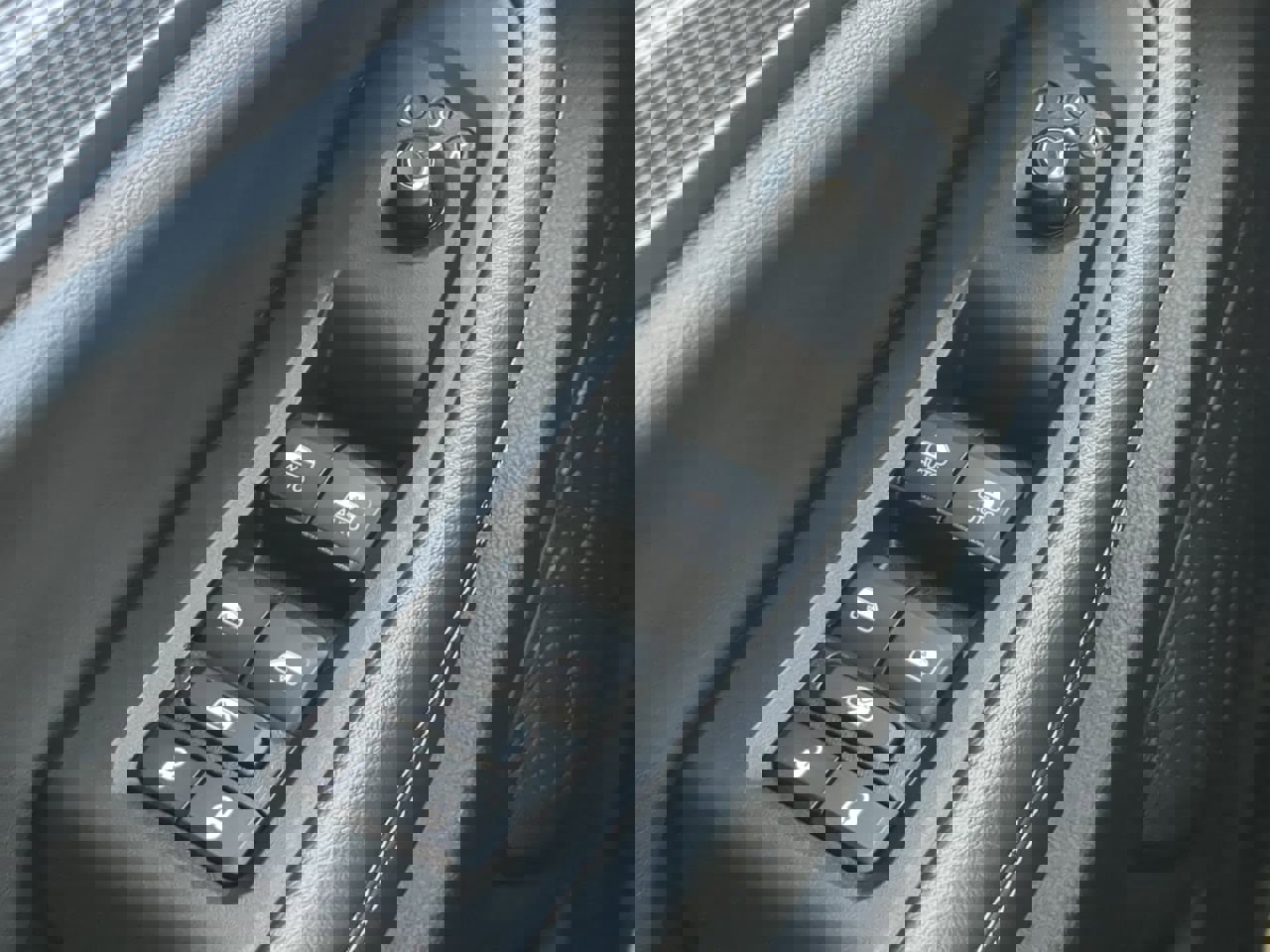 Certified 2024 Jeep Grand Cherokee L Altitude image 22