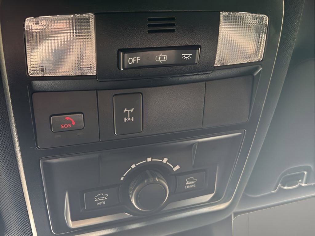 Used 2023 Toyota Tacoma TRD Off-Road image 34