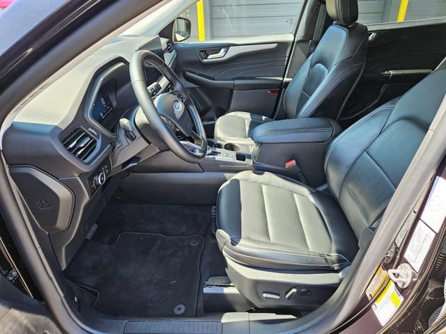 Used 2025 Ford Escape Platinum AWD/4WD image 21