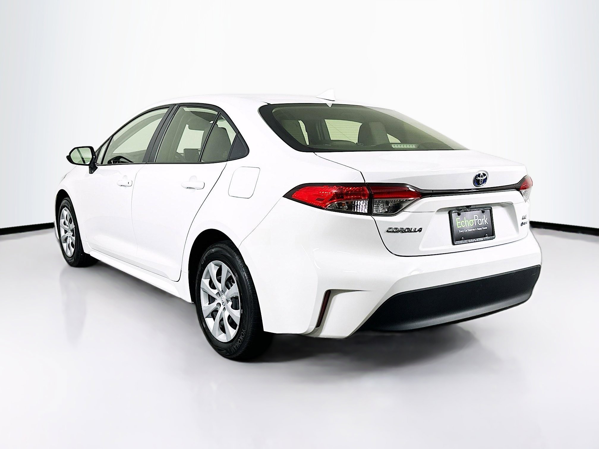 Used 2025 Toyota Corolla LE image 5