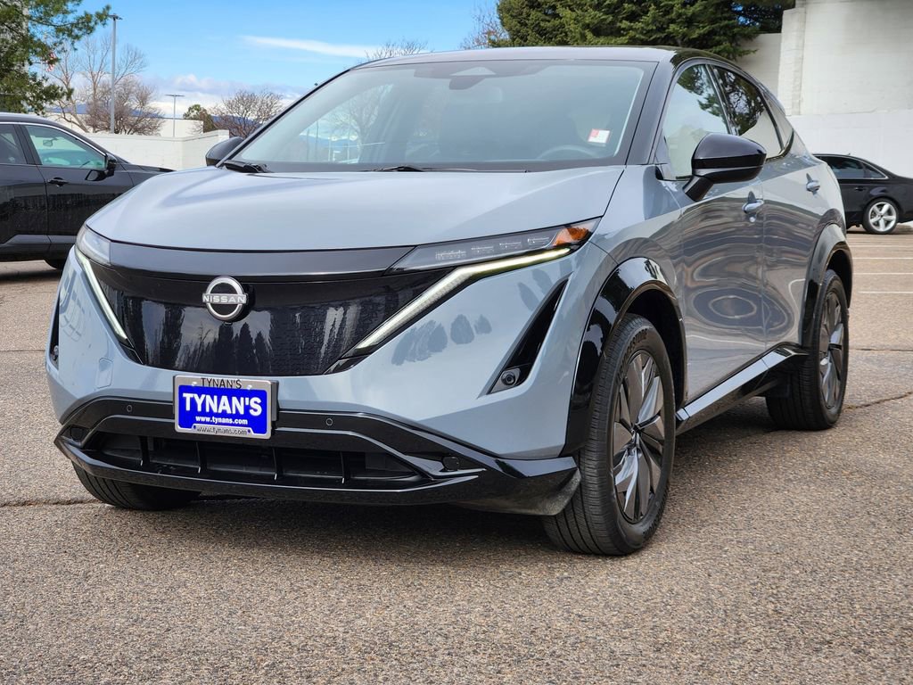 Used 2025 Nissan Ariya AWD image 3