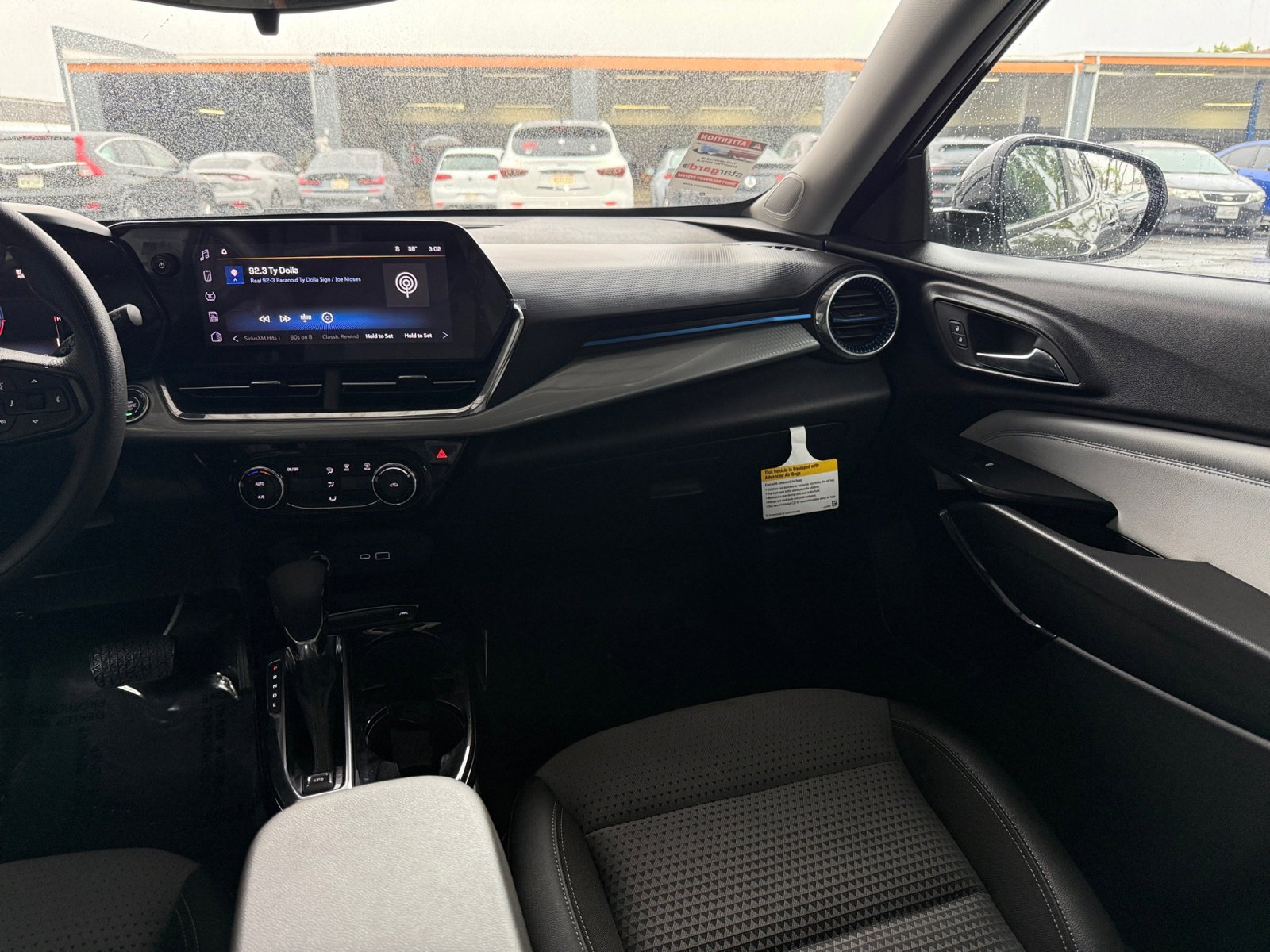 Used 2025 Chevrolet Trax LT image 21