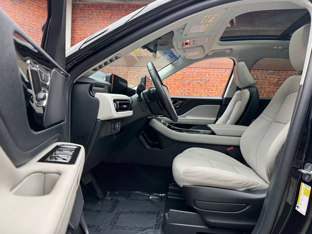 Used 2025 Lincoln Aviator AWD image 21