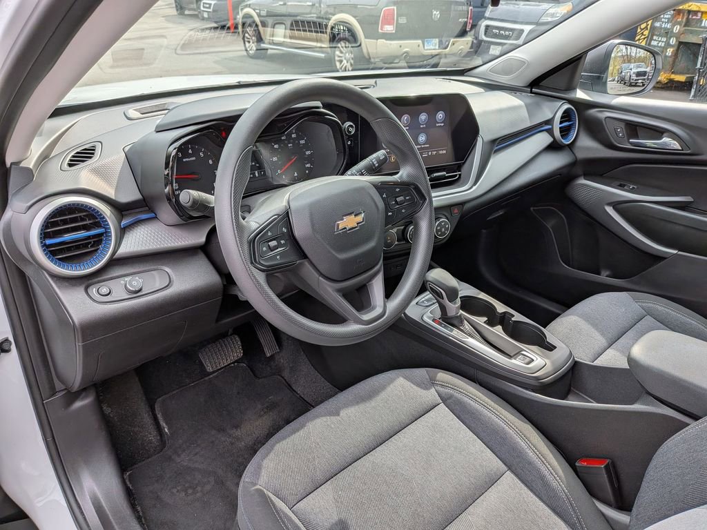 Used 2024 Chevrolet Trax LS FWD image 12
