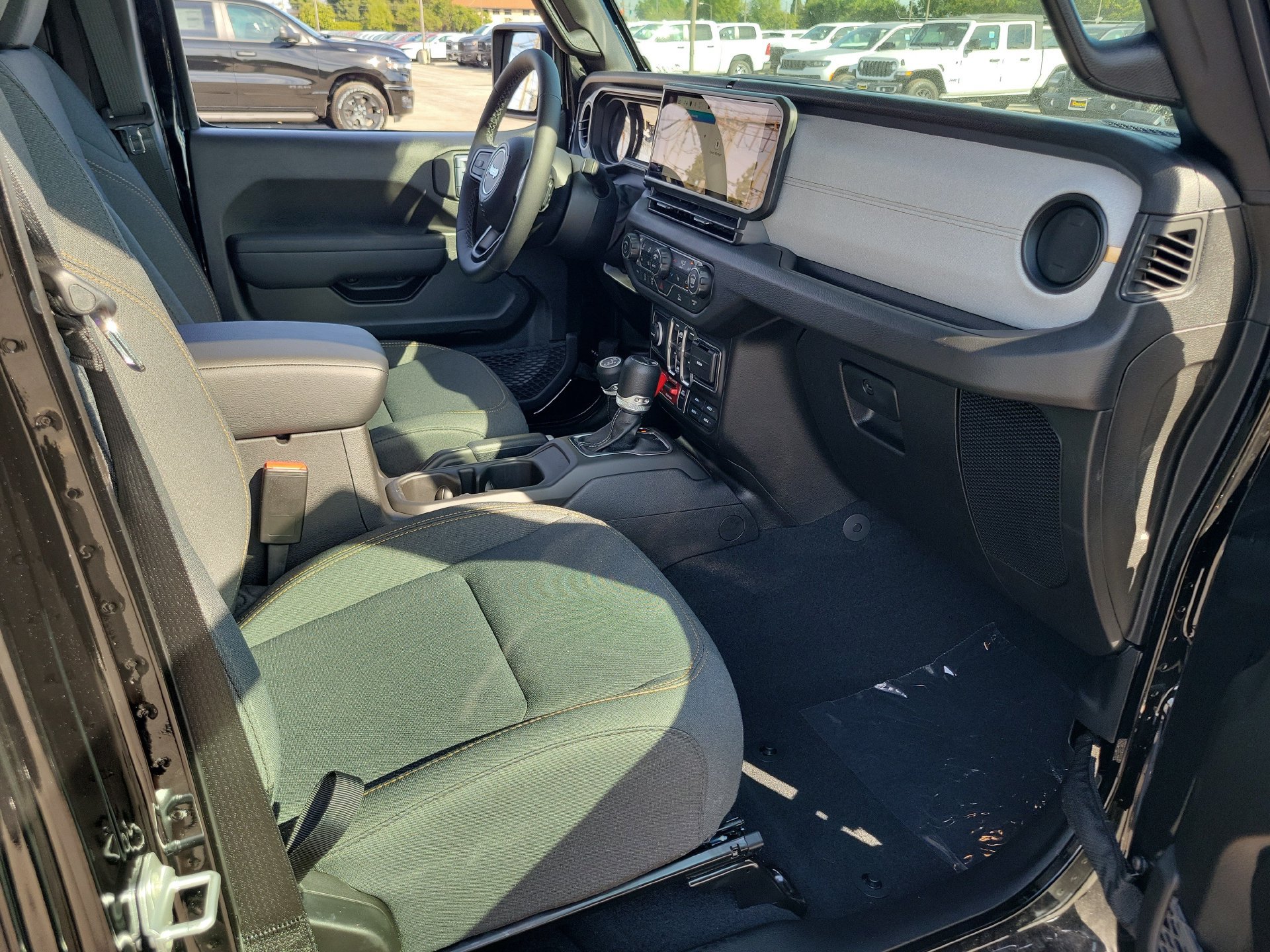 New 2026 Jeep Gladiator Sport AWD/4WD image 13
