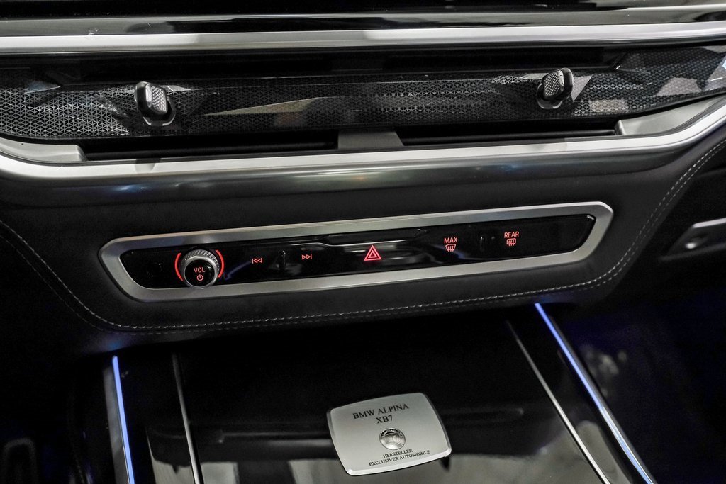 Used 2024 BMW ALPINA XB7 image 32