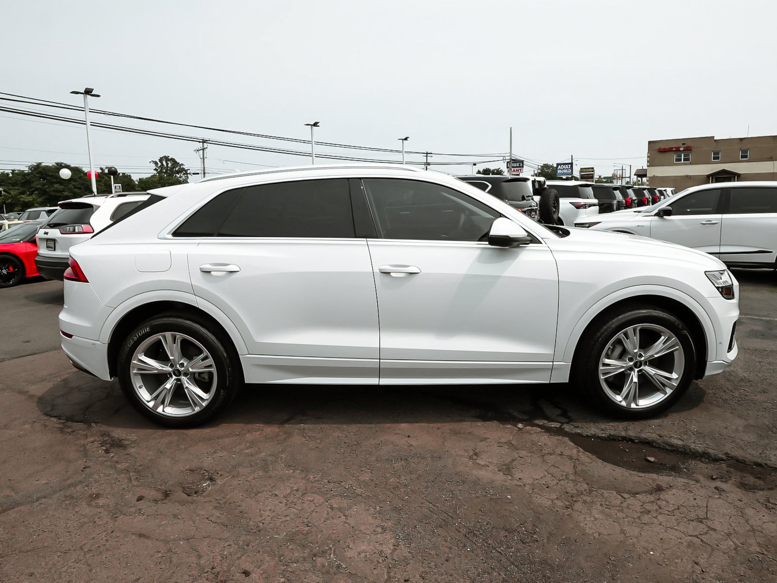 Used 2023 Audi Q8 Premium w/ Convenience Package AWD/4WD image 7
