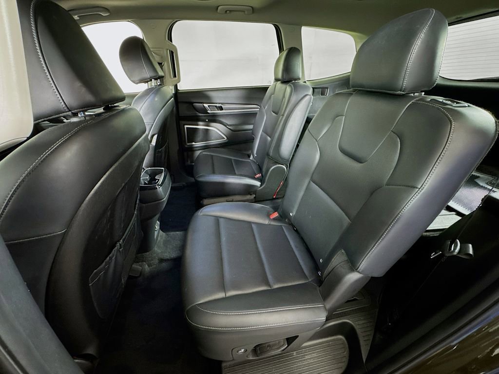 Used 2022 Kia Telluride S image 25