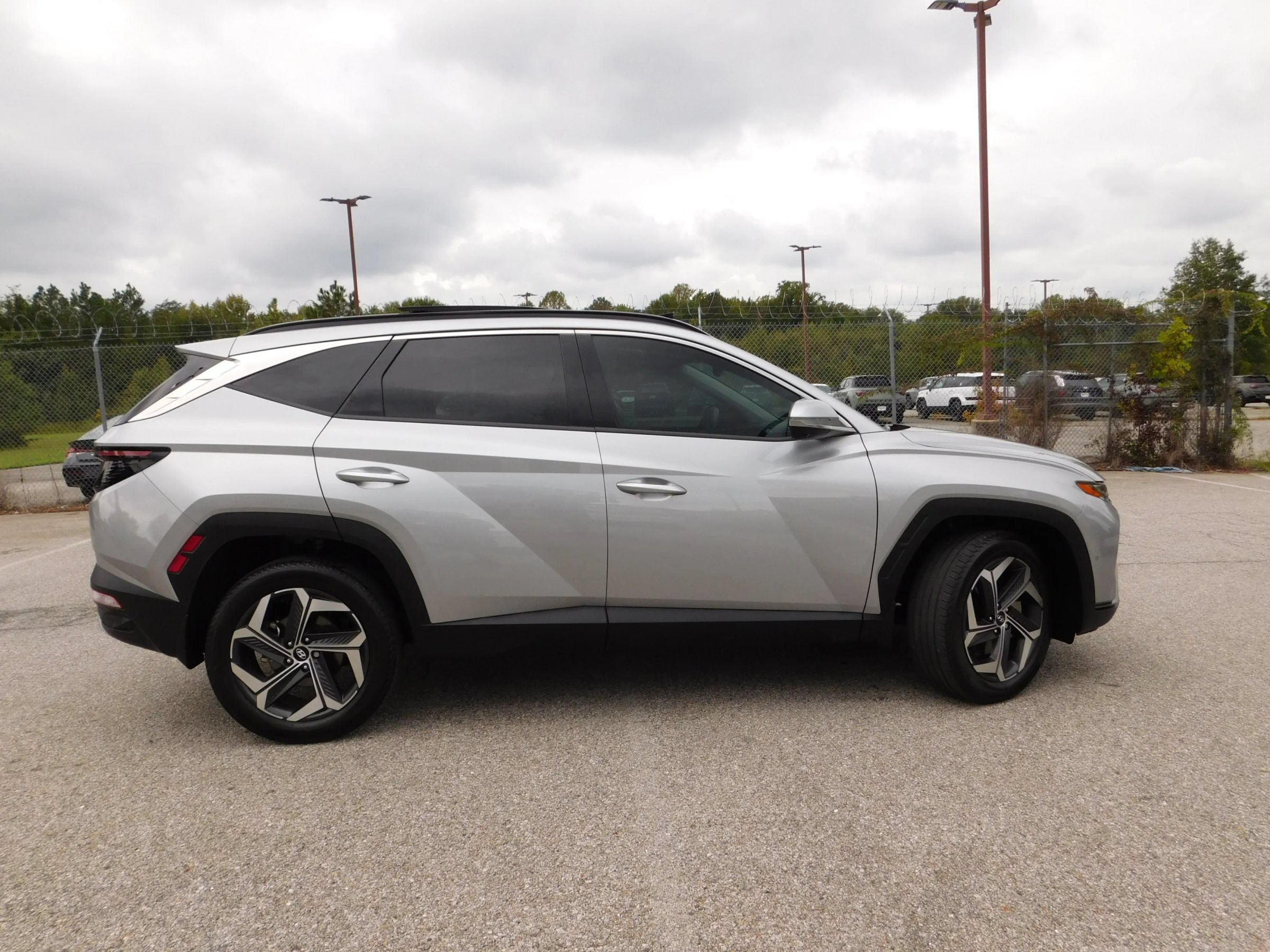 Used 2024 Hyundai Tucson Limited AWD/4WD image 5
