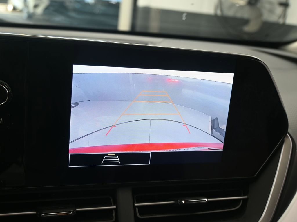 Used 2024 Chevrolet Trax LS image 17