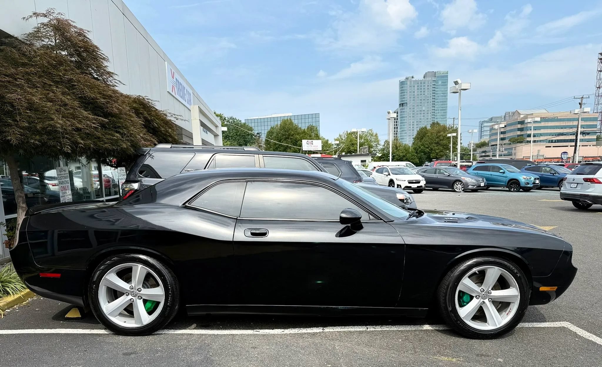 Used 2010 Dodge Challenger SRT8 w/ SRT Option Group II RWD image 8