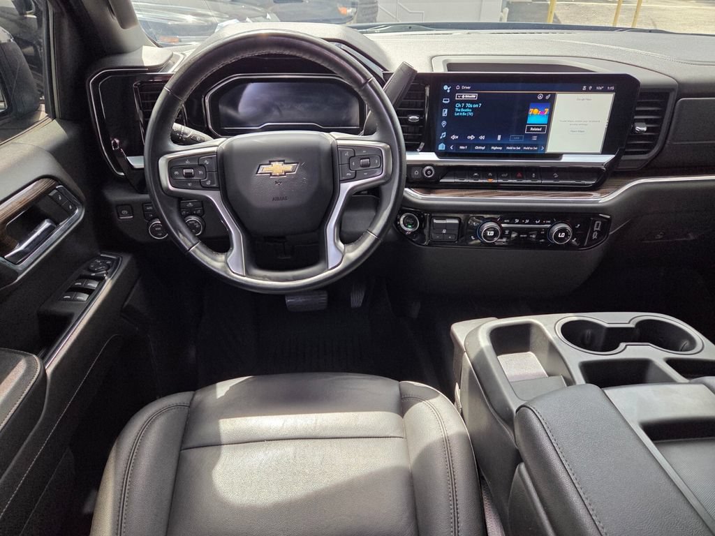 Used 2024 Chevrolet Silverado 1500 LT AWD/4WD image 10