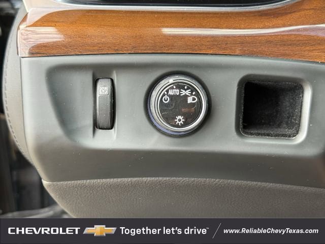 Used 2019 Cadillac Escalade Luxury RWD image 25