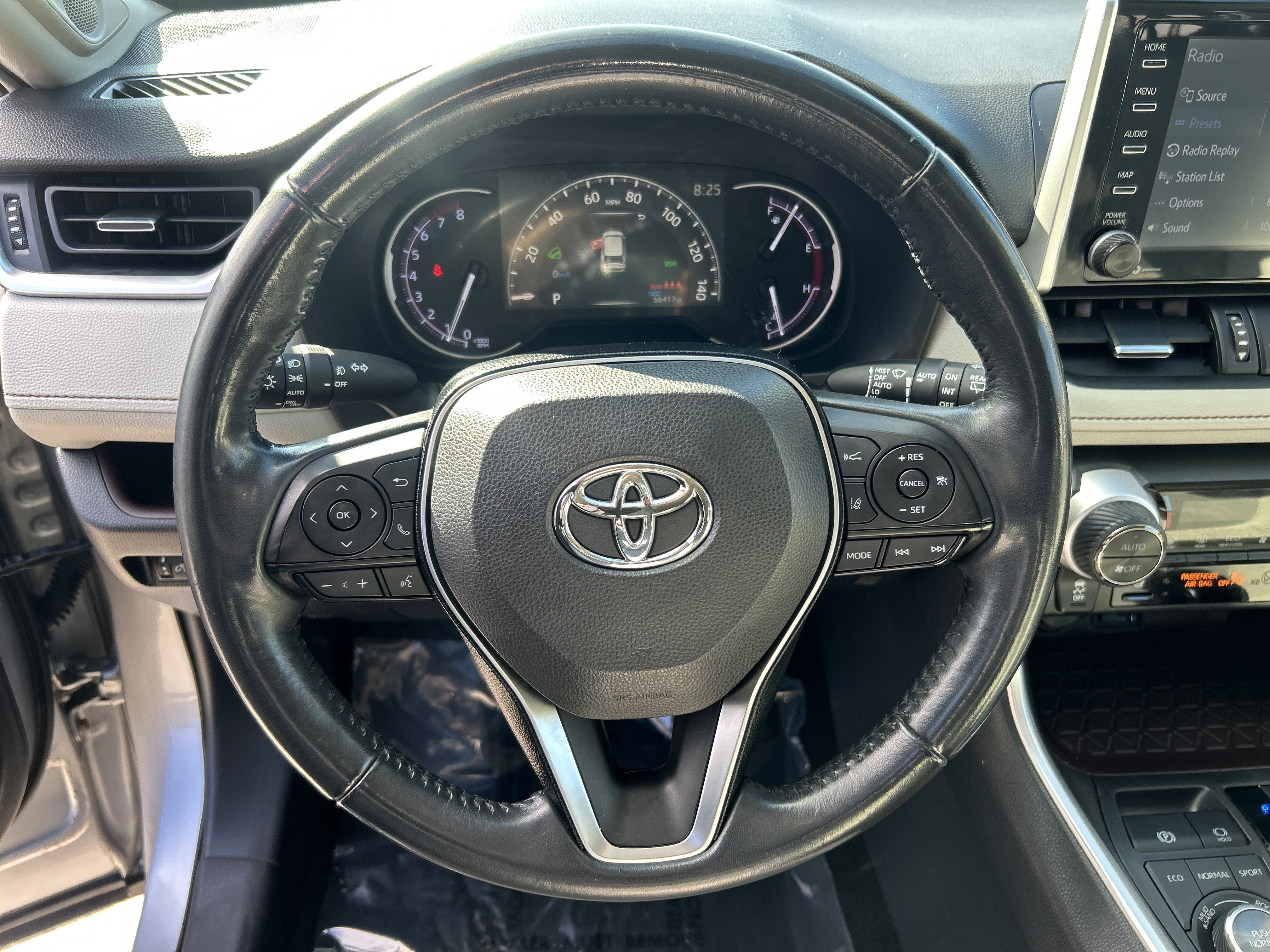 Used 2019 Toyota RAV4 Limited w/ Cold Weather Package AWD/4WD image 29