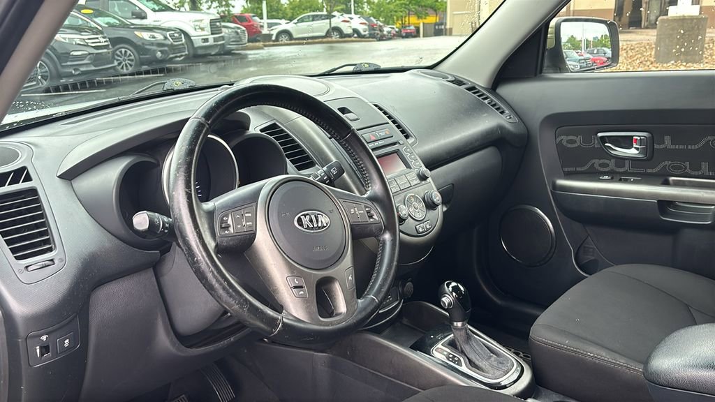 Used 2013 Kia Soul + FWD image 24