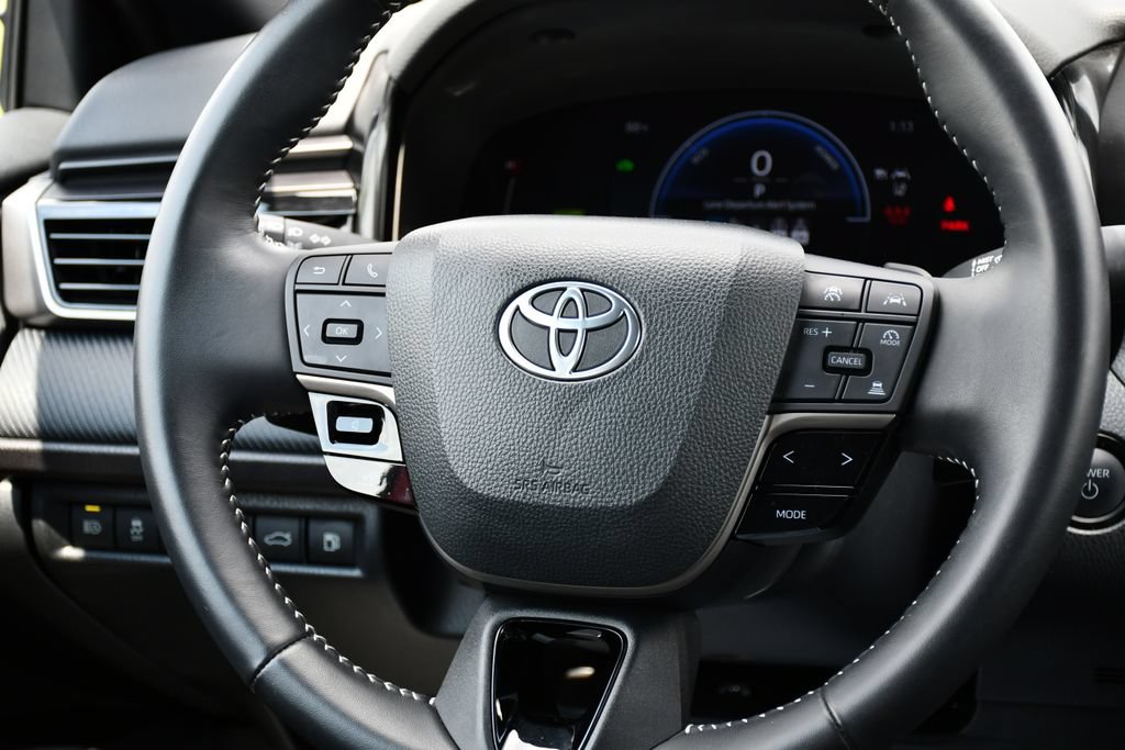 Used 2025 Toyota Camry SE FWD image 24
