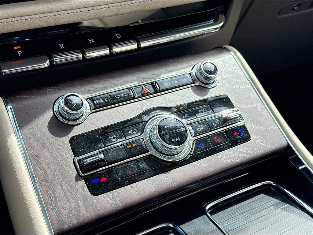 Used 2023 Lincoln Aviator Reserve w/ Elements Package Plus image 16