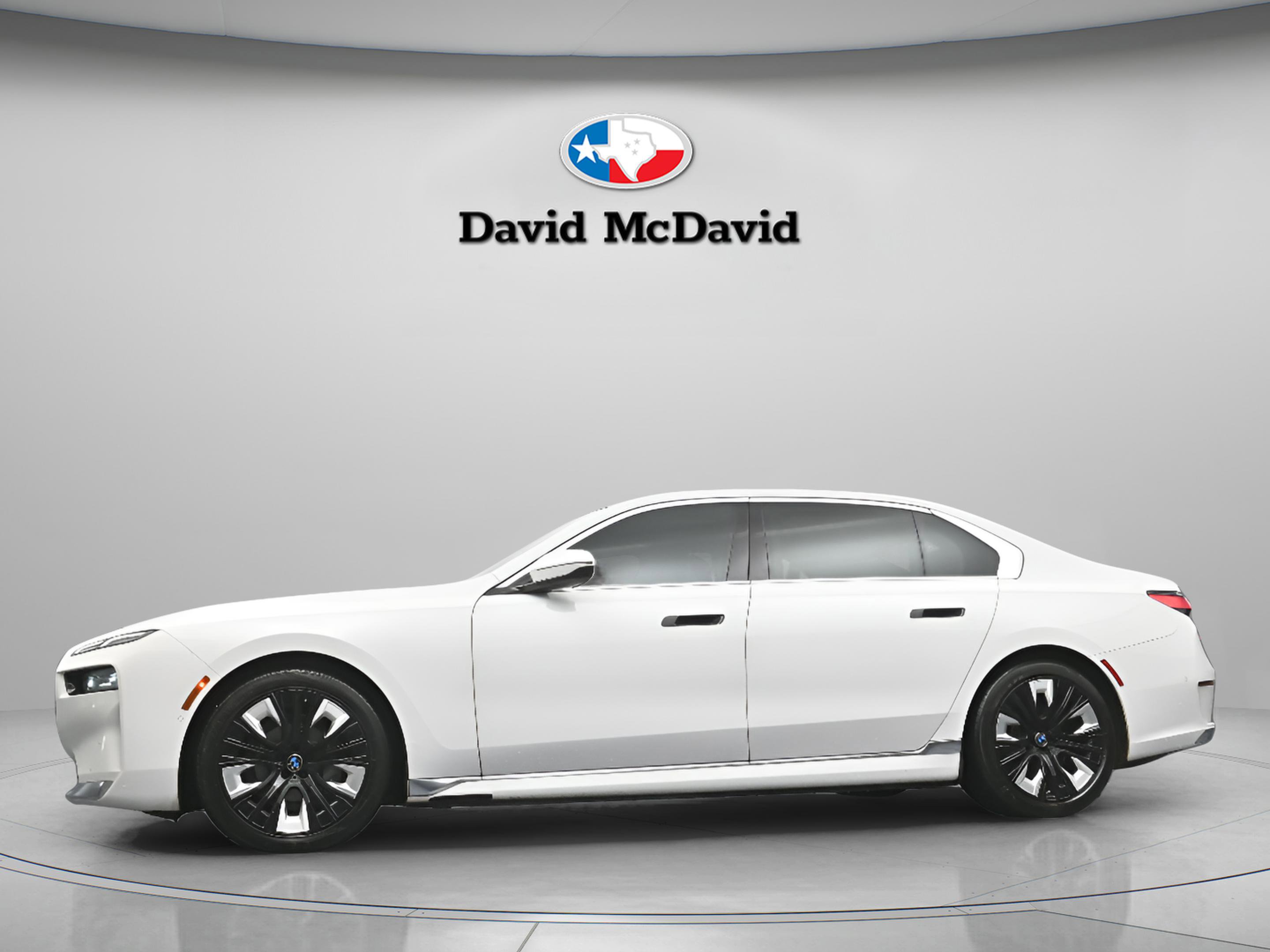 Used 2023 BMW i7 xDrive60 AWD/4WD image 30
