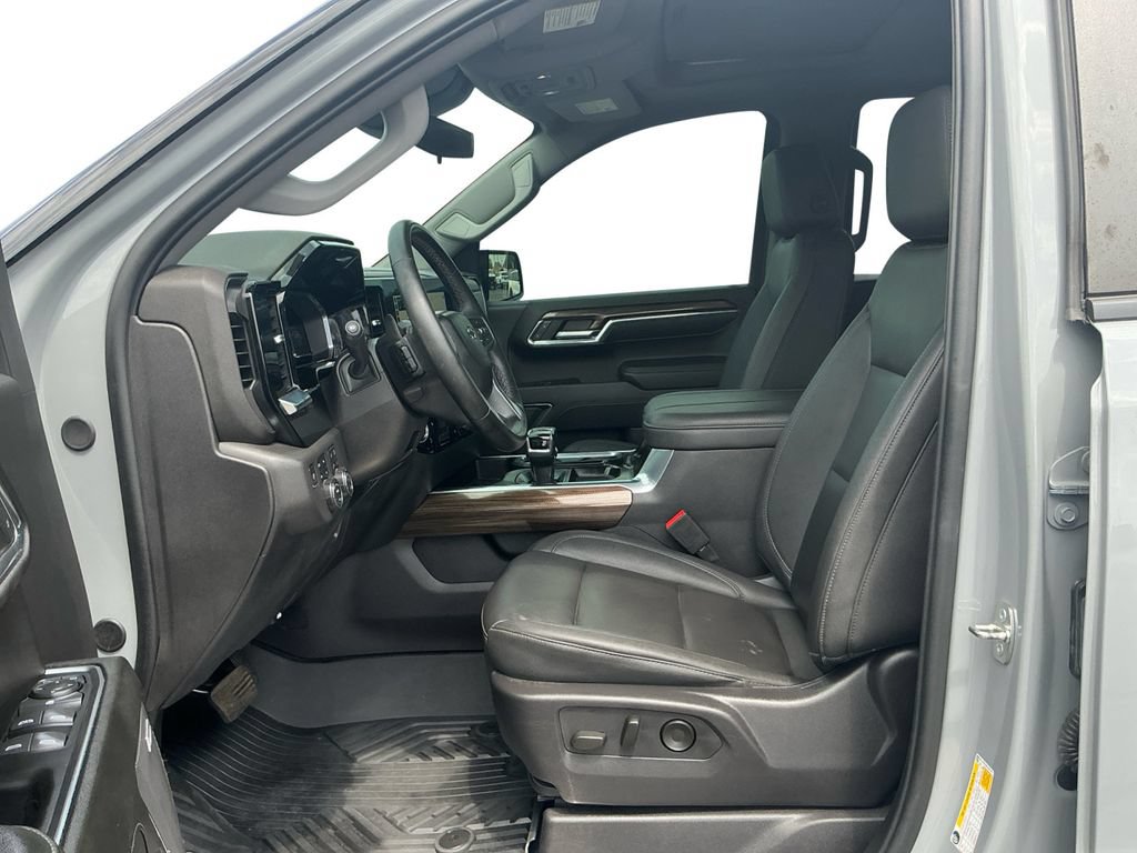 Used 2024 Chevrolet Silverado 1500 LT Trail Boss w/ LT Trail Boss Premium Package AWD/4WD image 14