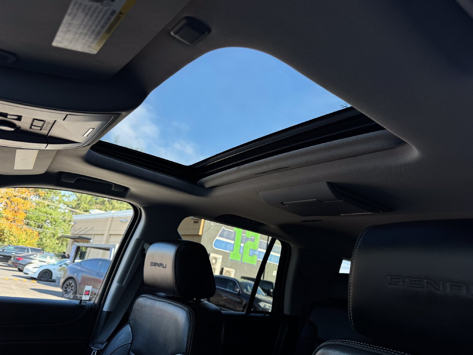 Used 2016 GMC Yukon Denali w/ Open Road Package AWD/4WD image 33