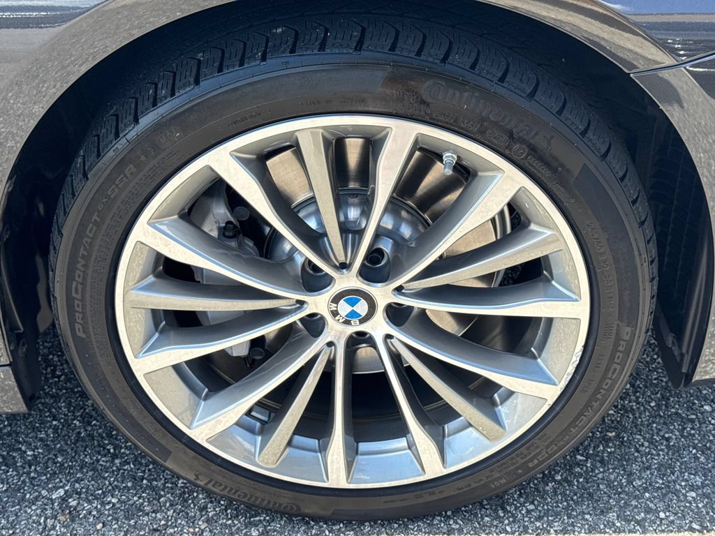 Used 2022 BMW 530i w/ Convenience Package RWD image 12