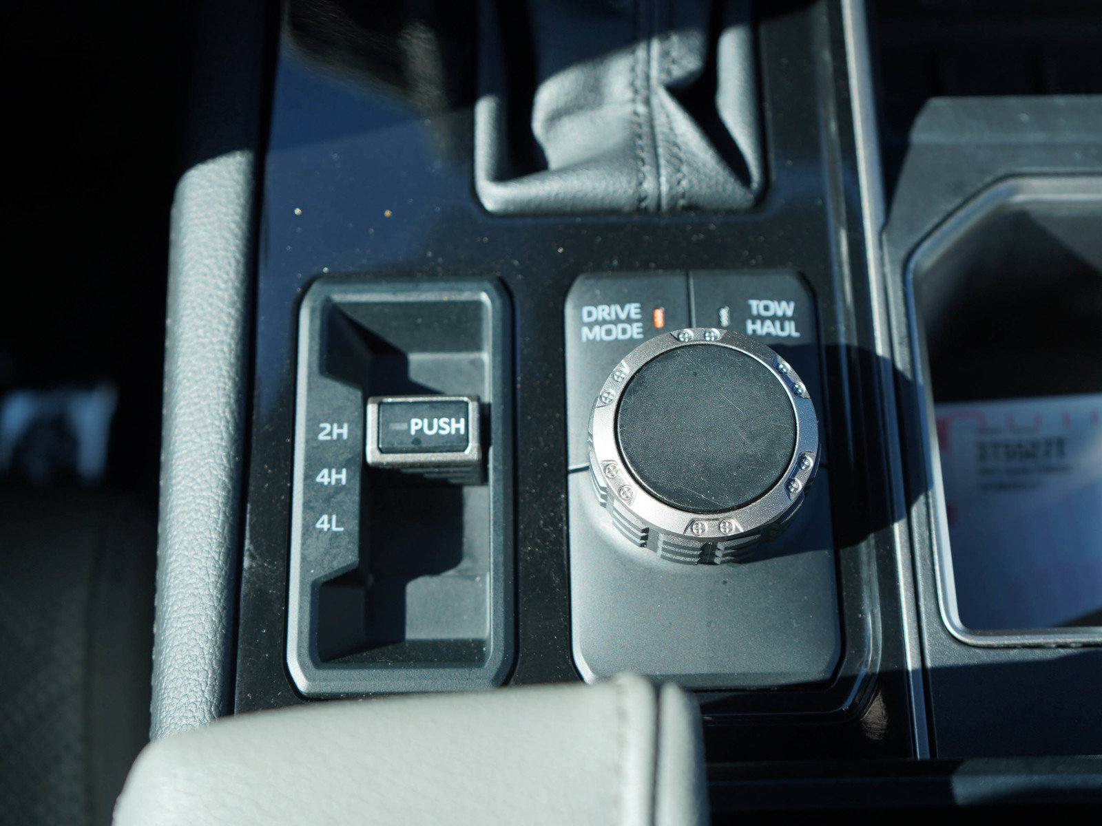 Used 2025 Toyota Tundra Limited AWD/4WD image 23
