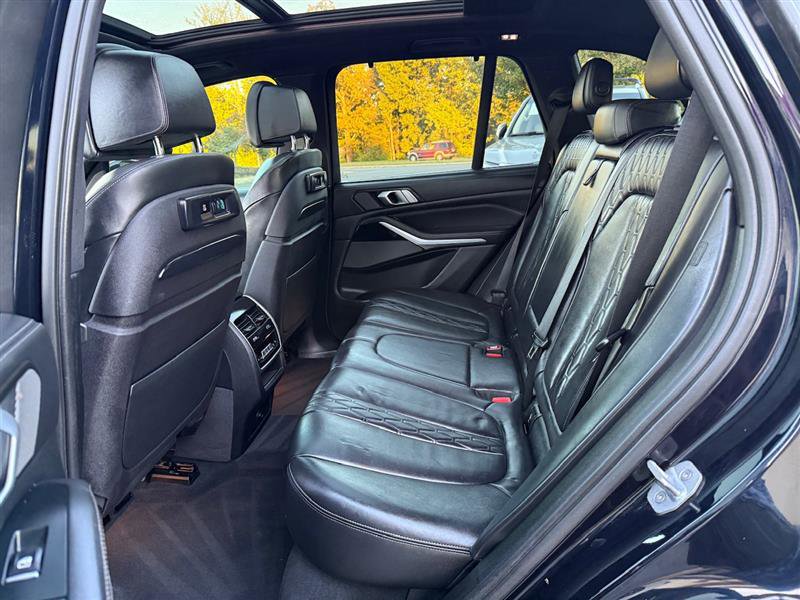 Used 2019 BMW X5 xDrive50i w/ M Sport Package image 22