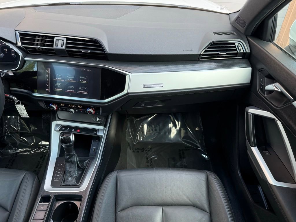 Used 2020 Audi Q3 2.0T Premium image 27