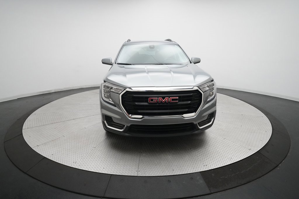 Used 2024 GMC Terrain SLE image 11