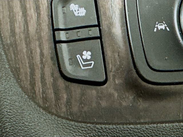 Certified 2023 GMC Acadia Denali w/ Denali Ultimate Package image 21