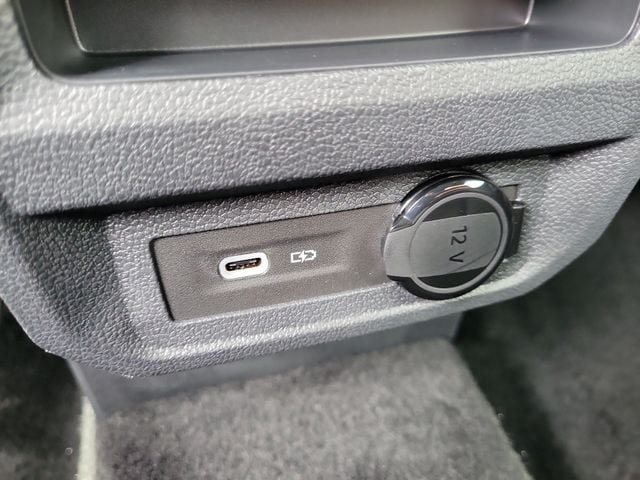 Certified 2023 Volkswagen Tiguan SE R-Line FWD image 11