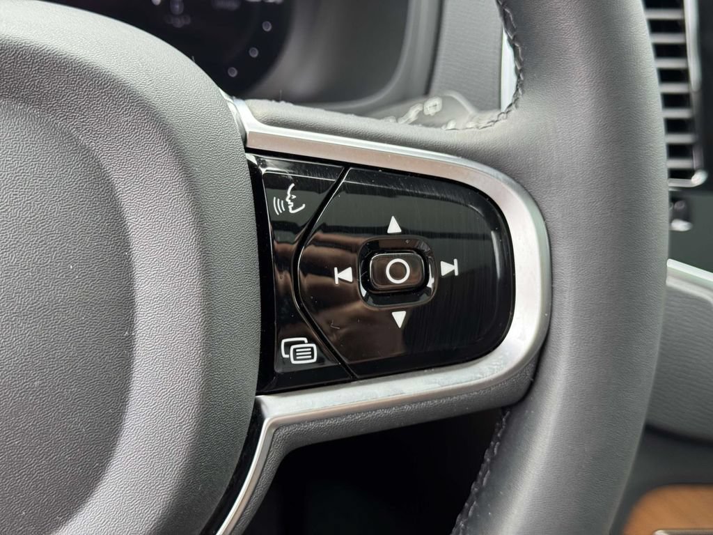 Certified 2025 Volvo XC90 T8 Plus w/ Protection Package Premier AWD/4WD image 20