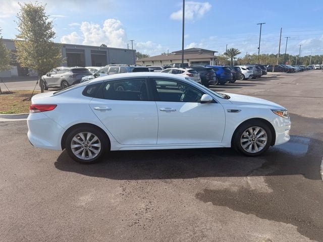 Used 2017 Kia Optima LX w/ Option Group 014 FWD image 18