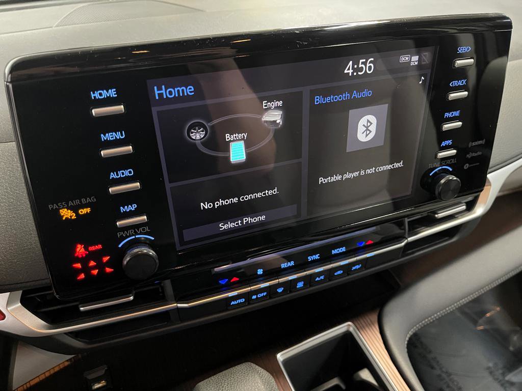 Used 2024 Toyota Sienna LE image 25