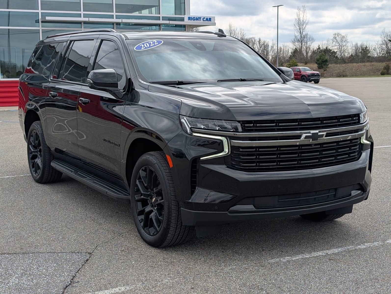 Used 2022 Chevrolet Suburban RST w/ Luxury Package AWD/4WD image 3
