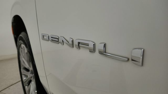 Used 2024 GMC Yukon Denali AWD/4WD image 32