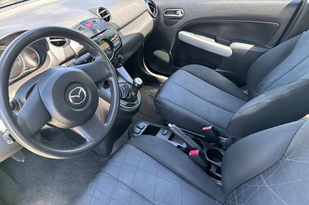 Used 2013 MAZDA MAZDA2 Sport FWD image 10
