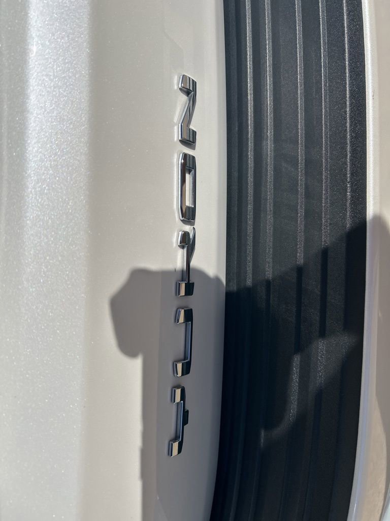 Used 2024 GMC Yukon XL Denali w/ Advanced Technology Package image 31