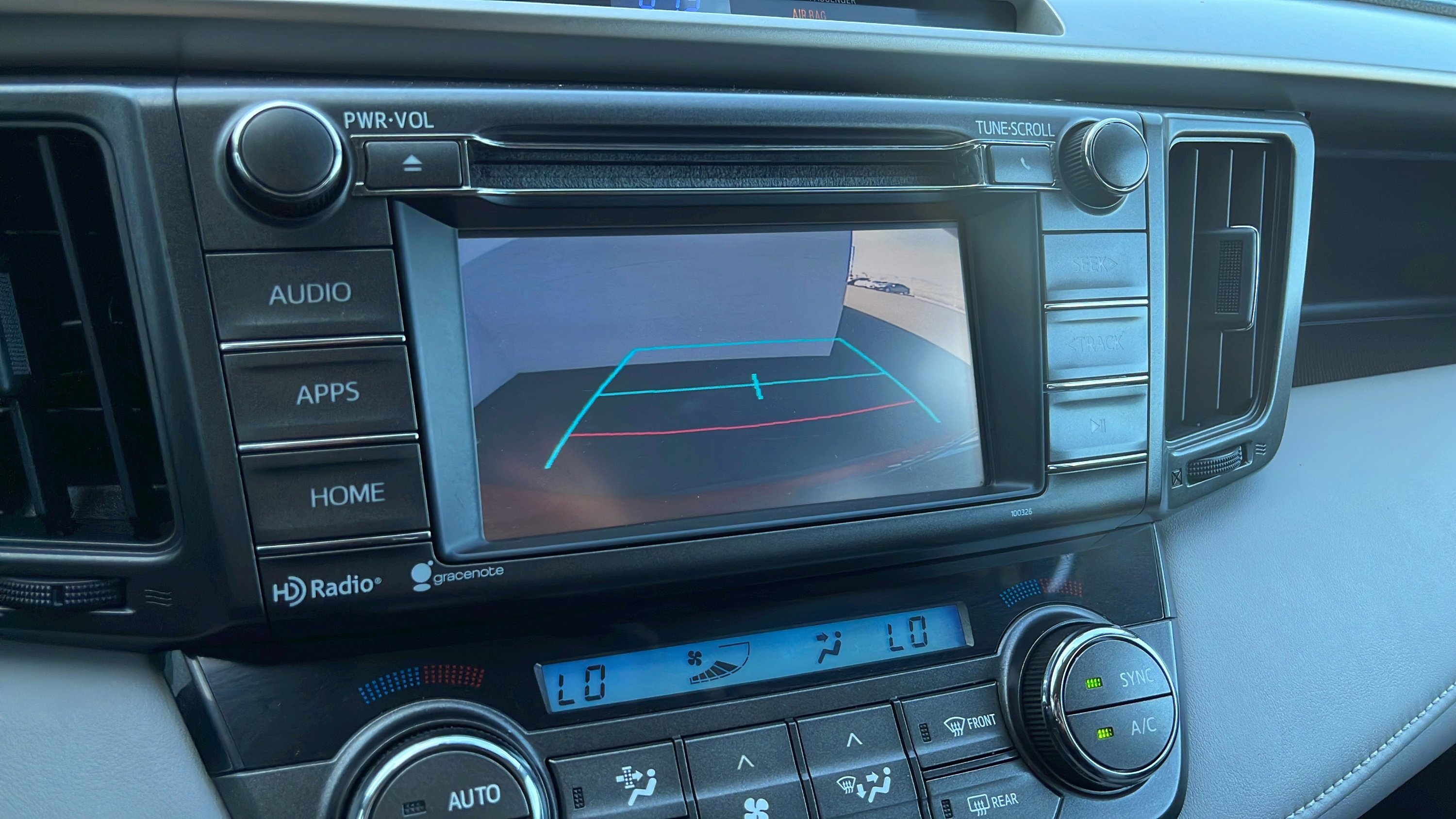 Used 2015 Toyota RAV4 XLE AWD/4WD image 18