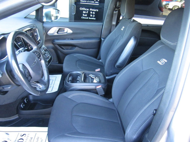 Used 2019 Chrysler Pacifica Touring Plus w/ Advanced Safetytec Group FWD image 7