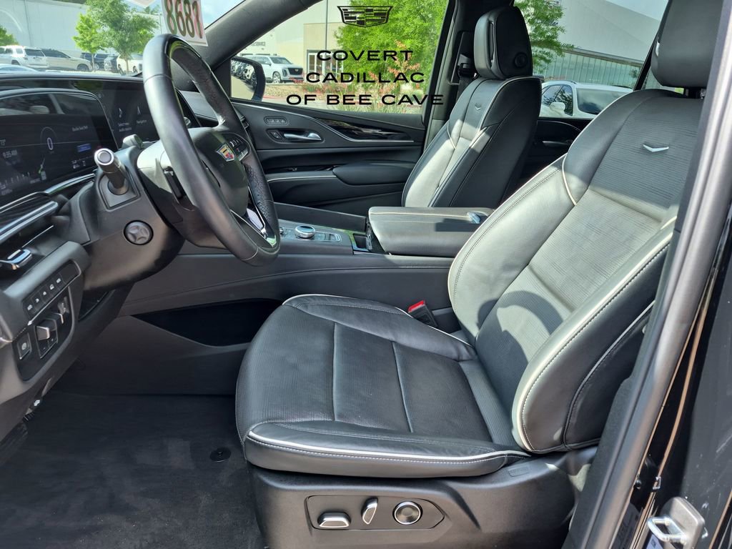 Used 2024 Cadillac Escalade Sport w/ LPO, ONYX Package image 21