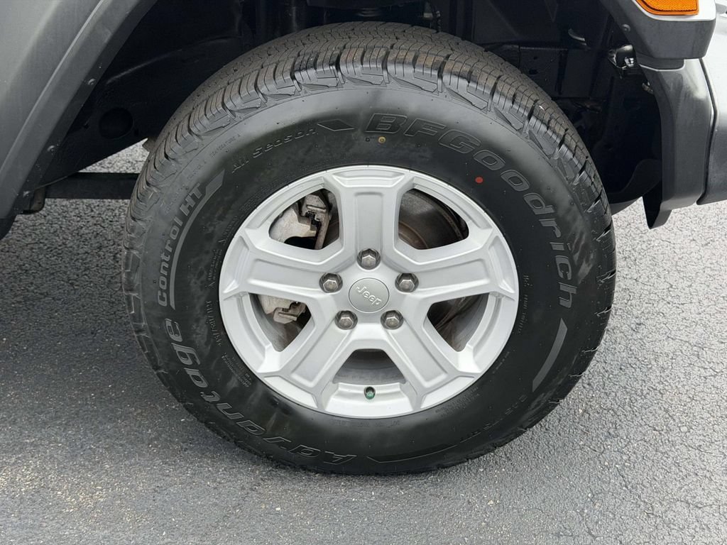 Used 2021 Jeep Wrangler Sport AWD/4WD image 9