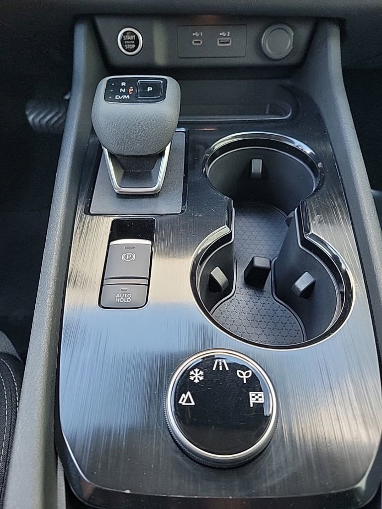 Used 2022 Nissan Rogue SV image 24